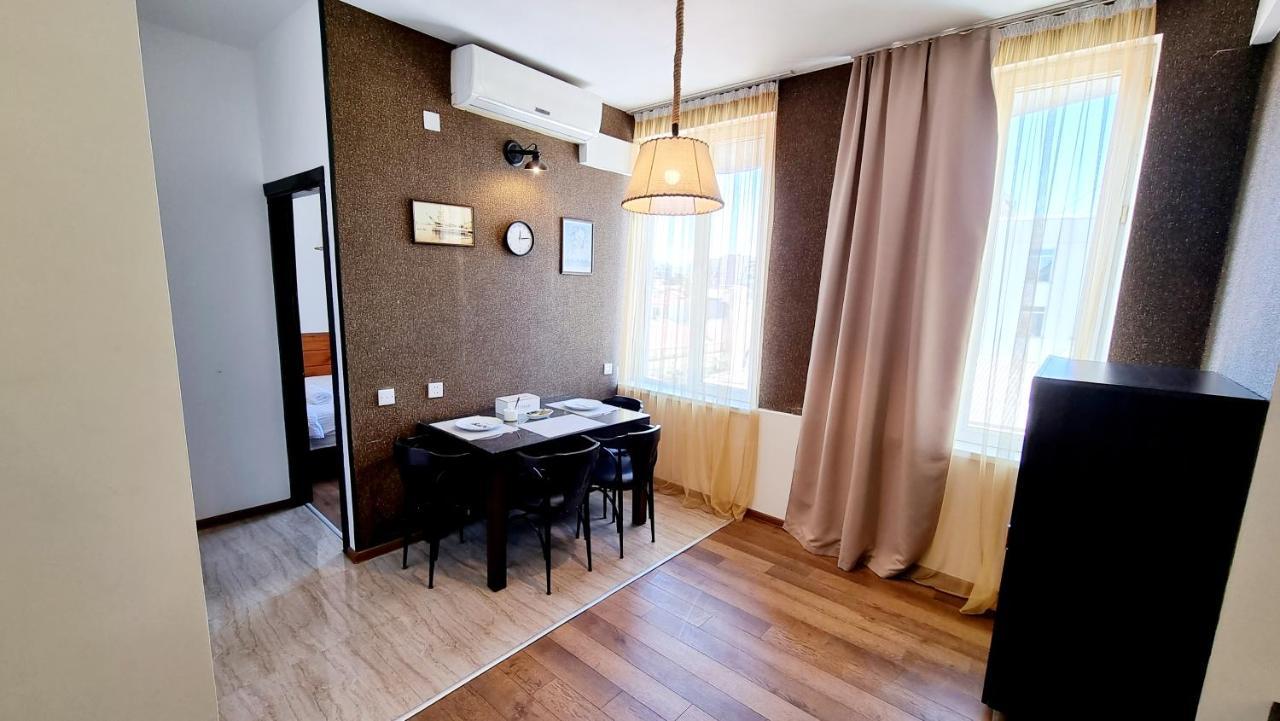 Old Mgzavrebi Apartament *